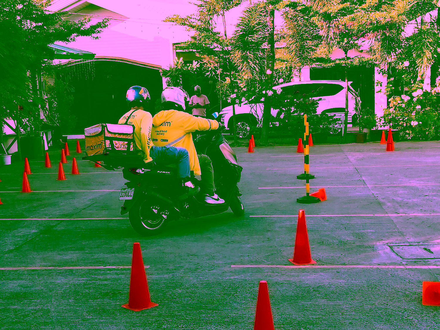 Maxim Launches Motorcycle Taxi Service in Batangas City